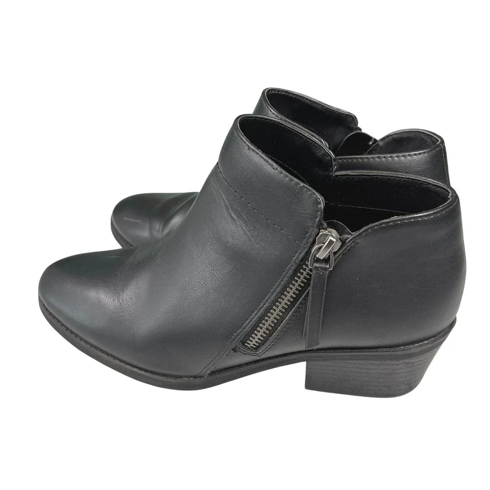 Time and Tru 7.5W Black Ankle Boots Side Zip Block Heel Minimalist Classic
